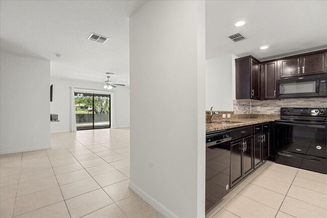 1057 Eastbrook Ave in Deltona, FL - Building Photo - Building Photo