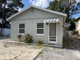 1437 Gulf to Bay Blvd in Clearwater, FL - Building Photo