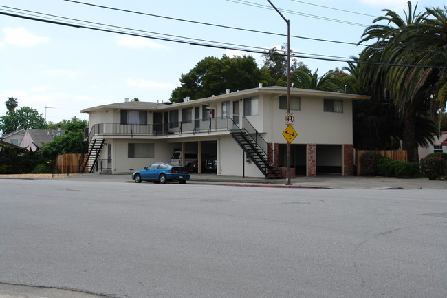 428 Howland St in Redwood City, CA - Building Photo - Building Photo