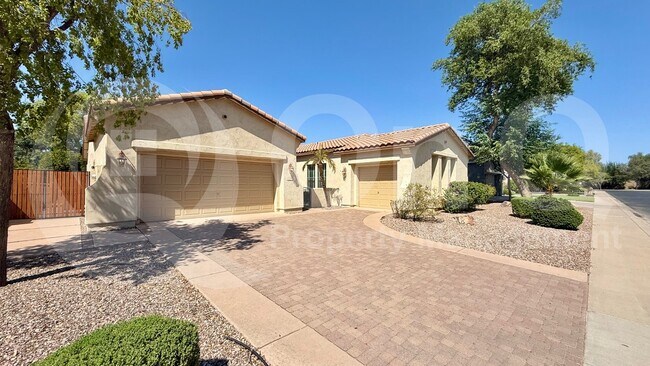 2366 E Glacier Pl in Chandler, AZ - Foto de edificio - Building Photo