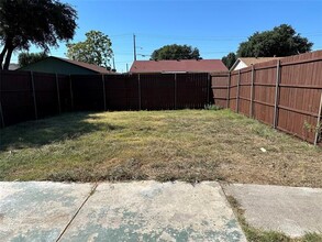 3018 Silverdale Ln in Garland, TX - Building Photo - Building Photo