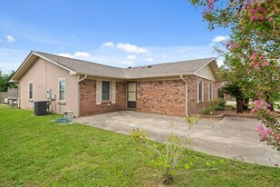 5102 Hickory St in Panama City, FL - Building Photo