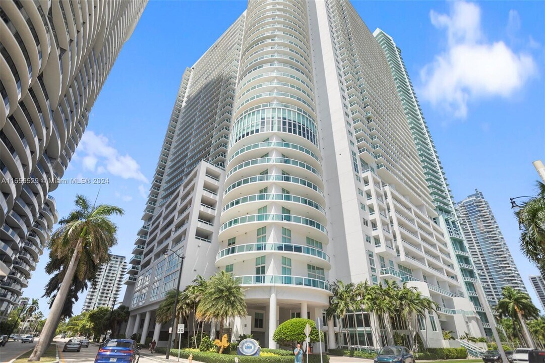 1800 N Bayshore Dr, Unit 1904 in Miami, FL - Building Photo