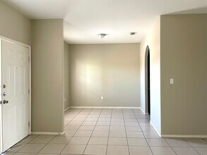 2010 Miroslava Ave, Unit 10 in Mission, TX - Foto de edificio - Building Photo