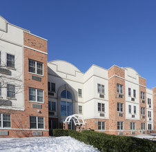 The Fountains Apartments in Brooklyn, NY - Building Photo - Building Photo