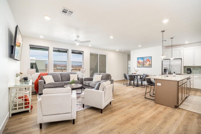 757 W Periwinkle Ln in Saint George, UT - Building Photo - Building Photo