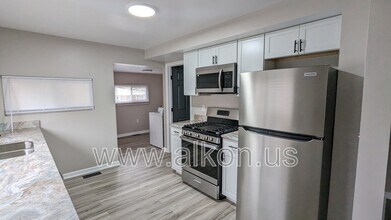 102 Glenbury St in Pittsburgh, PA - Building Photo - Building Photo