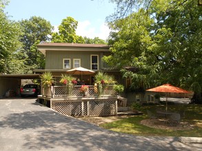 700 Bode Rd in Elgin, IL - Foto de edificio - Building Photo