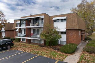 Sutton Place Condominiums Apartamentos