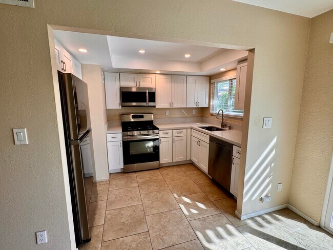 75245 Vista Corona in Palm Desert, CA - Foto de edificio - Building Photo