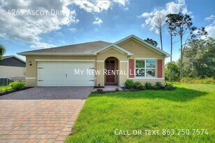 4269 Ascot Dr in North Port, FL - Building Photo