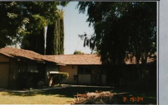 1604-1606 Montclair Dr in Modesto, CA - Building Photo