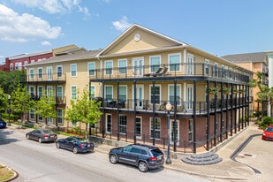 The Saulet in New Orleans, LA - Building Photo