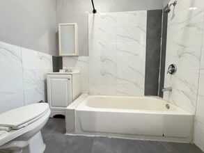 296 Wainwright St, Unit B3 in Newark, NJ - Foto de edificio - Building Photo
