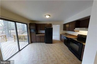 1543 Scandia Cir in Reston, VA - Building Photo