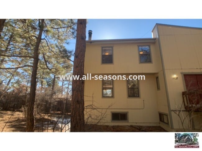 property at 1527 Spg Vly Dr