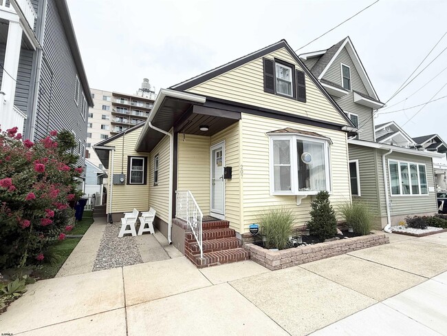 property at 207 N Harvard Ave