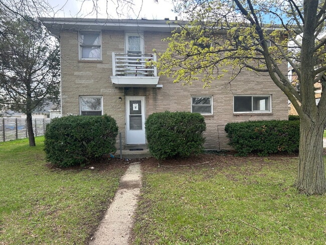 4715 W Wells St in Milwaukee, WI - Building Photo - Building Photo