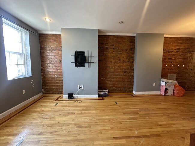 66 Beacon St, Unit 2 in Chelsea, MA - Building Photo - Building Photo