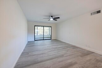 2303 Lucaya Ln in Coconut Creek, FL - Building Photo - Building Photo
