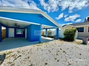 13337 1st St E in Madeira Beach, FL - Foto de edificio - Building Photo