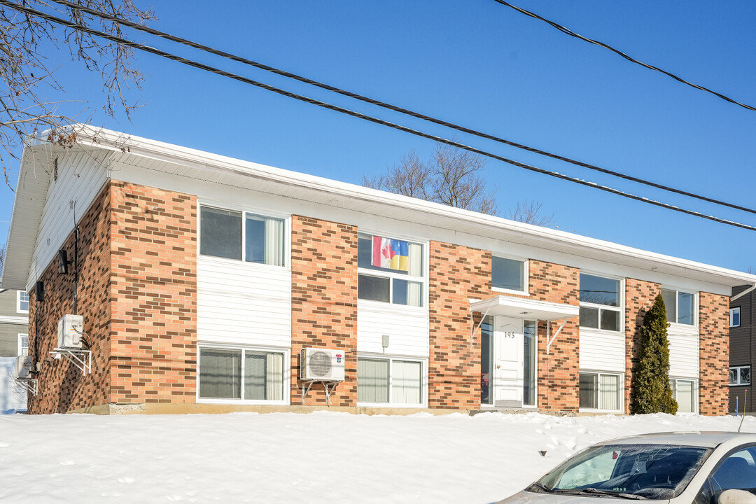 195 53E Rue O in Québec, QC - Building Photo