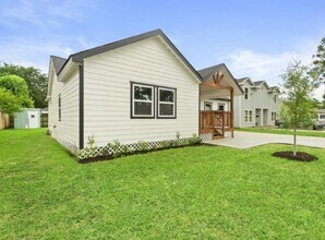 1426 16th St in Galena Park, TX - Building Photo - Building Photo