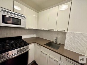 EAST 63 STREET, Unit 4N in New York, NY - Building Photo - Building Photo