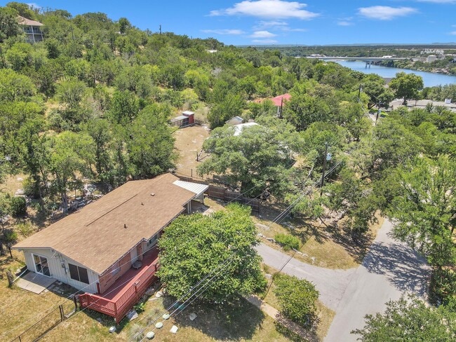 515 Los Escondidos Rd in Marble Falls, TX - Building Photo - Building Photo
