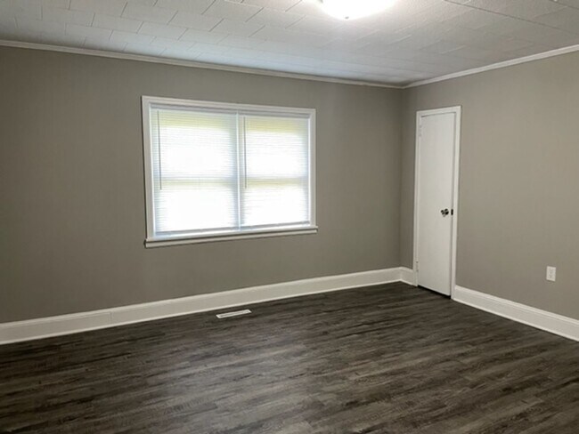 7230 Union Grove Church Rd in Seagrove, NC - Building Photo - Building Photo