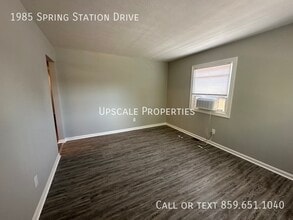 1985 Spring Station Dr in Lexington, KY - Building Photo - Building Photo