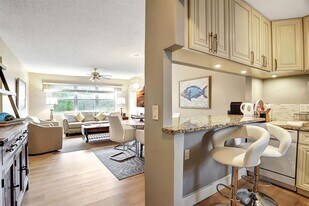 540 SE 2nd Ave in Deerfield Beach, FL - Building Photo