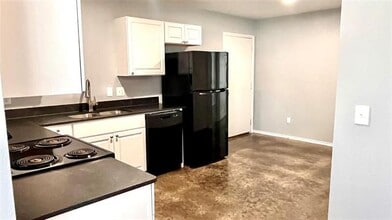 905 W 7th St in Bonham, TX - Building Photo - Building Photo