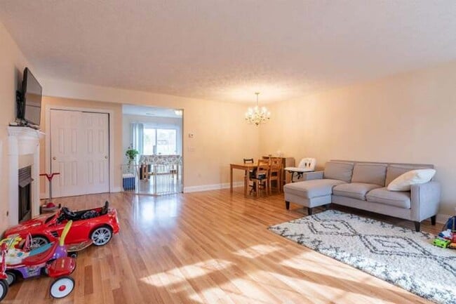 365 Oak Tree Blvd NW in Christiansburg, VA - Building Photo - Building Photo