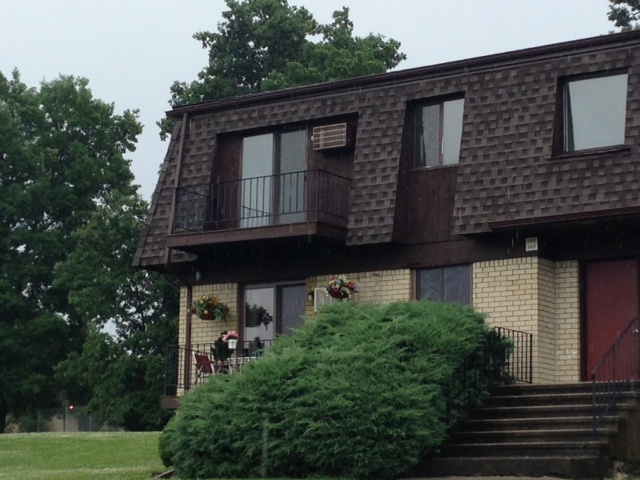 2408 Cherry Hill Dr