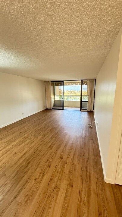 6770 Hawaii Kai Dr in Honolulu, HI - Building Photo