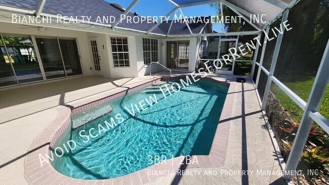 692 Rotonda Cir in Rotonda West, FL - Building Photo - Building Photo