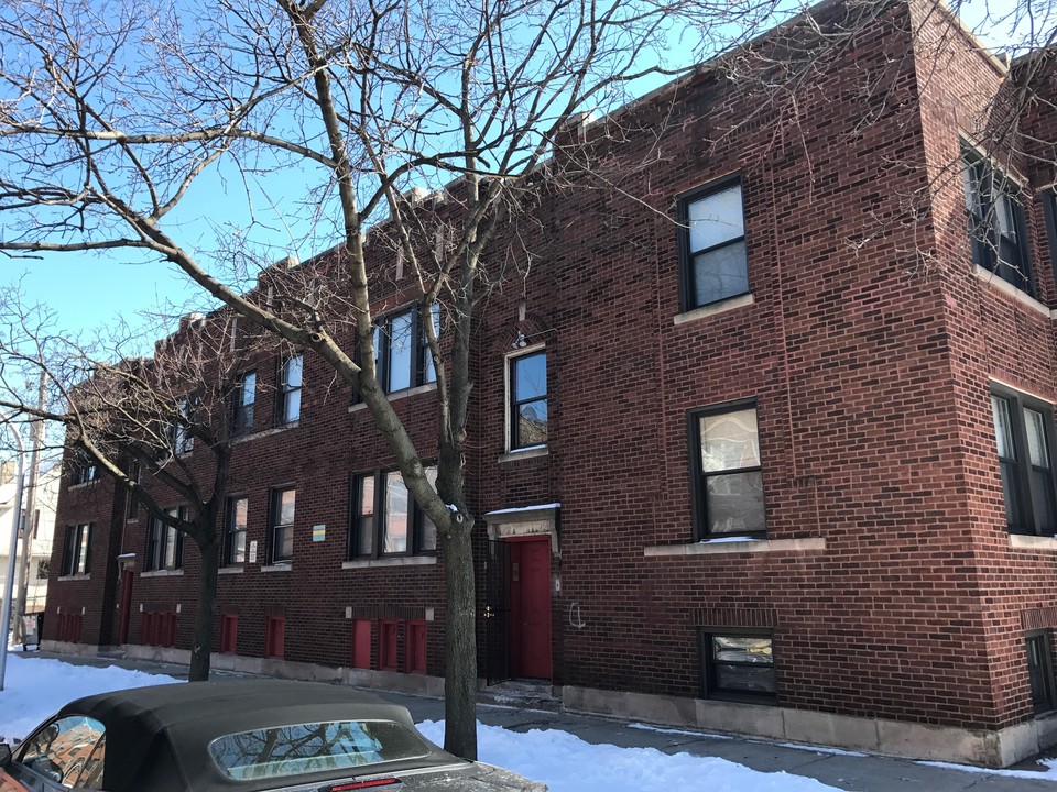 415 W 77th St in Chicago, IL - Building Photo