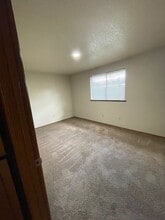 215 126th St E in Parkland, WA - Building Photo - Building Photo