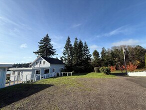 490 5th Ave in Coos Bay, OR - Building Photo - Building Photo