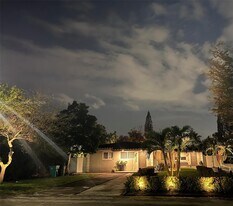121 NE 121st St in North Miami, FL - Building Photo