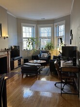 125 Beacon St, Unit 3 in Boston, MA - Building Photo - Building Photo