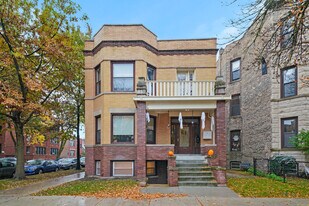 2203 W Giddings St, Unit Garden in Chicago, IL - Building Photo