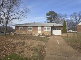 1255 Bosworth Dr in St. Louis, MO - Building Photo