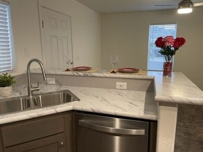 19225 N Cave Creek Rd in Phoenix, AZ - Building Photo - Building Photo