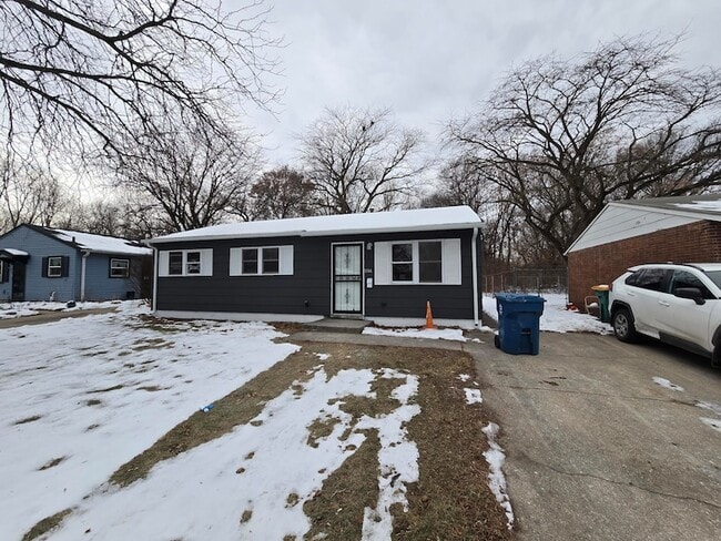 1044 Hobart St in Gary, IN - Foto de edificio - Building Photo