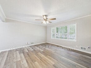 9710 E 50th St in Kansas City, MO - Building Photo - Building Photo