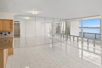 1408 Brickell Bay Dr in Miami, FL - Building Photo - Building Photo