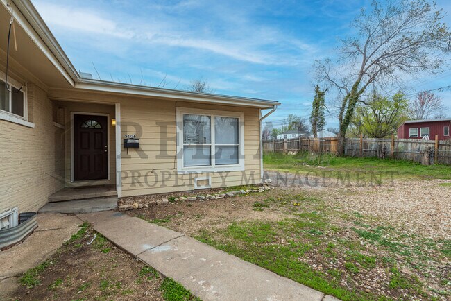 5106 E Pawnee St in Wichita, KS - Building Photo - Building Photo