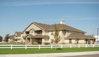 256 W 3rd St in Burley, ID - Building Photo